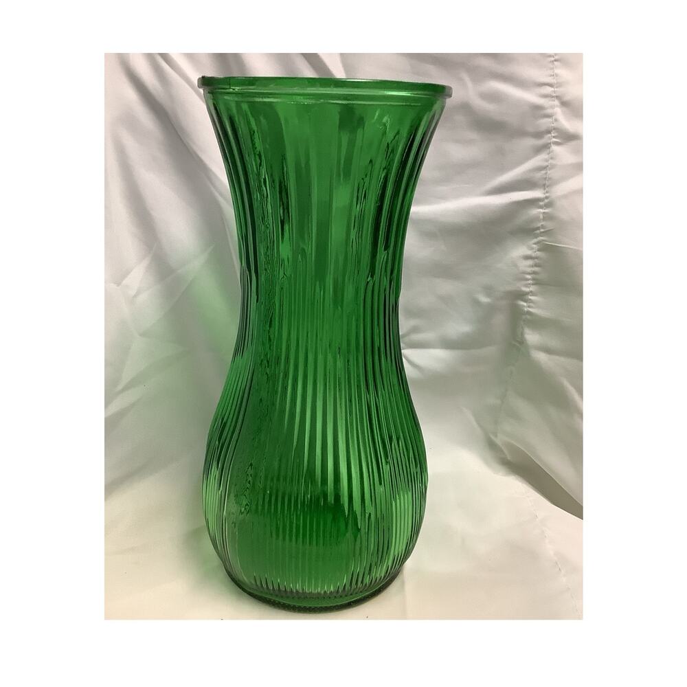 Vintage Hoosier Emerald Green Ribbed Glass Vase - Swirl Design